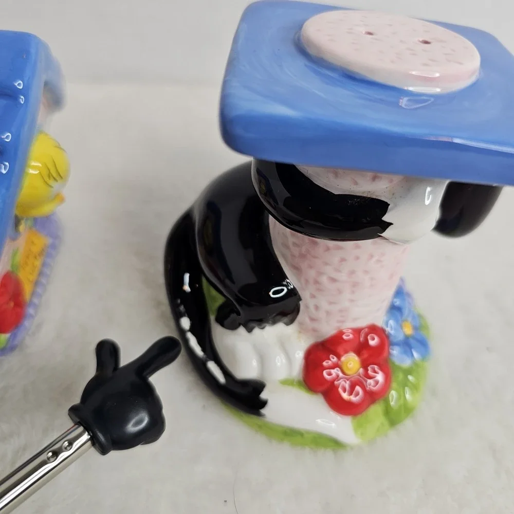 Vintage Tweety Bird Sylvester Warner Brothers Salt & Pepper Shakers